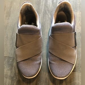 Under ArmourโWomen's Shoes Size 7.5 gray Slip On Running Sneakers Workout